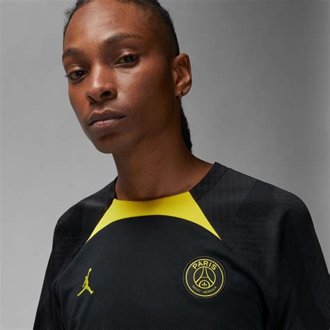 Maillot entraînement PSG Strike noir jaune 2022 23 sur Foot fr