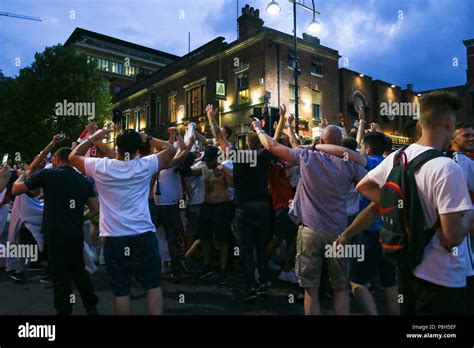 Football Fans Uk Hi Res Stock Photography And Images Alamy