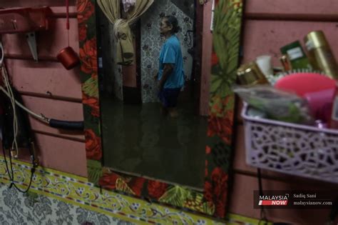 Over 61 000 Flood Victims Evacuated In Selangor Pahang MalaysiaNow