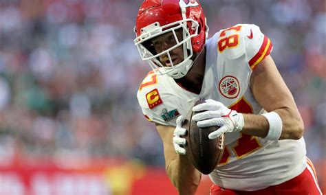 Travis Kelce scores Kansas City Chiefs’ first points of Super Bowl 57