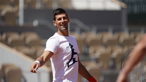 Novak Djokovic a făcut show la Roland Garros la primul antrenament