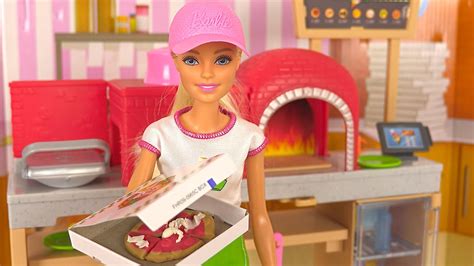 Barbie Pizzeria Pizza Chef D Ballage Coffret Poup E Mannequin Youtube