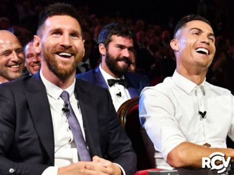 La Fotografía De Cristiano Ronaldo Y Leonel Messi Jugando Ajedrez Se