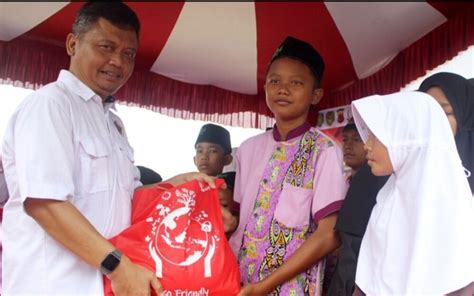 Anak Yatim Dan Dhuafa Di Indramayu Terima Santunan Pada Peringatan Hpn Dan Hut Pwi Ke 78 Tahun