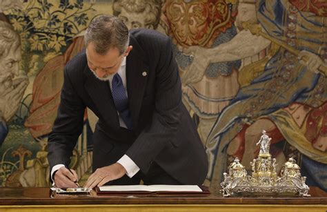 El Rey Felipe VI sanciona la reforma del artículo 49 de la Constitución