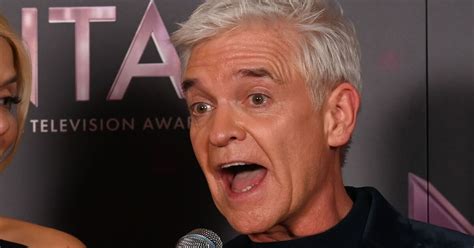 Phillip Schofields Tv Return Doomed After Itv Sends Him Clear Mess