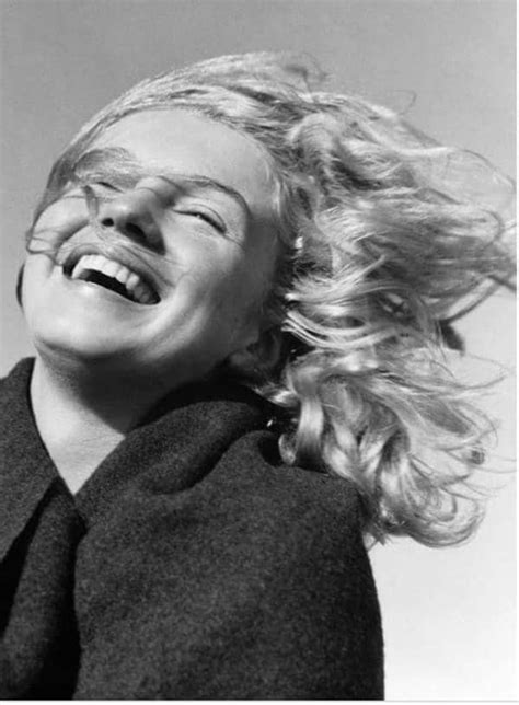 Screen Off Corner Rare Photos Of Marilyn Monroe Without Makeup 2023