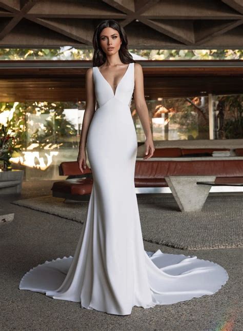 Mermaid Wedding Dress In Crepe With V Neck Kleinfeld Bridal