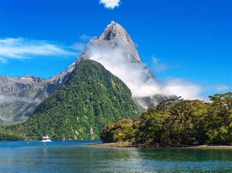 Top 13 Natural Wonders to See in New Zealand – Trips To Discover