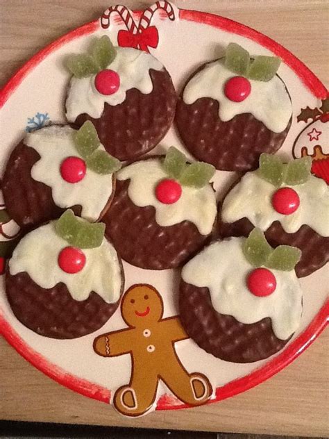 Christmas Pudding Biscuits These Would Be Fun For The Elf To Make Christmas Baking Christmas