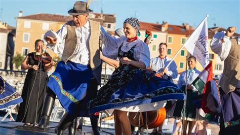 OVE SUBOTE U PAZINU Međunarodni festival folklora FAKS Dance s