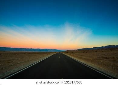 790 Road One Point Perspective Images, Stock Photos & Vectors | Shutterstock