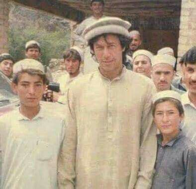 Pin By Aiman On Kaptaan Imran Khan Pic Imran Khan Cricketer Imran