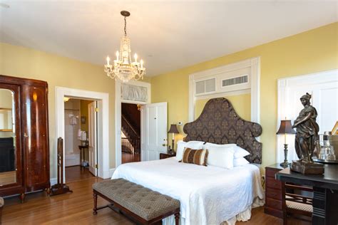 Guest Rooms At Our Historic Savannah Bed And Breakfast