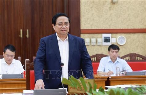 thu tuong pham minh chinh chu tri cuoc lam viec cua bo chinh tri voi