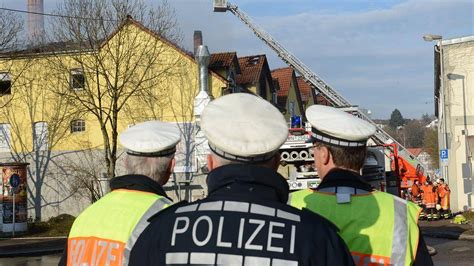 Acht Menschen Sterben Bei Gro Brand In Backnang