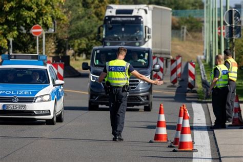 Flüchtlinge Menschenrechtsorganisation und Polizeigewerkschaft