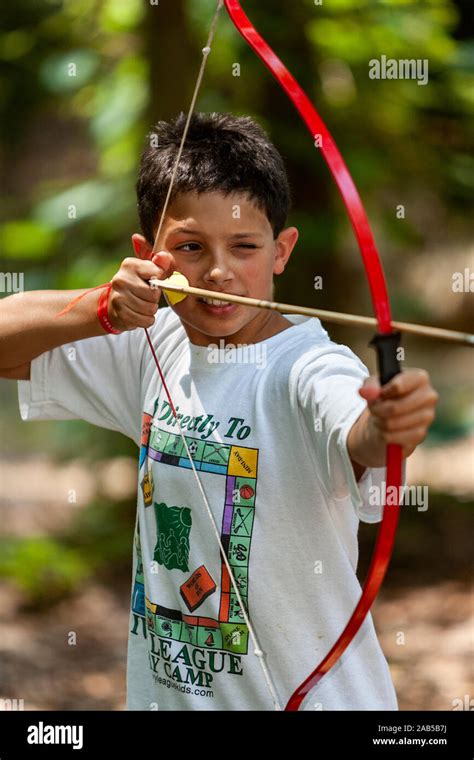 Archery Kids Hi Res Stock Photography And Images Alamy