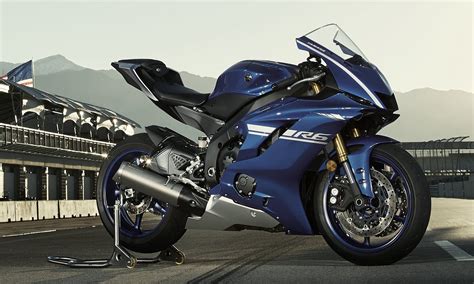 Yamaha Yzf R Launched The New Supersport Image