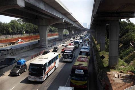 Ribu Kendaraan Tinggalkan Jakarta Melalui Gt Cikatama