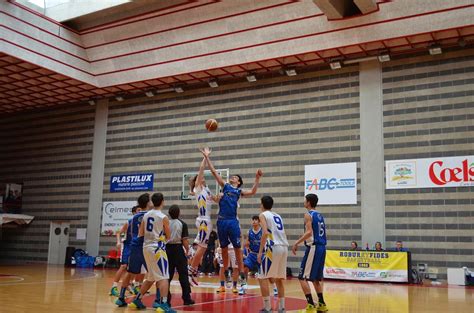 ROBUR ET FIDES BASKET VARESE TROFEO GARBOSI OTTIMO RISULTATO PER GLI