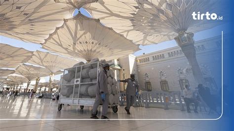 Jemaah Haji Dilarang Berfoto Pakai Simbol Di Masjid Nabawi