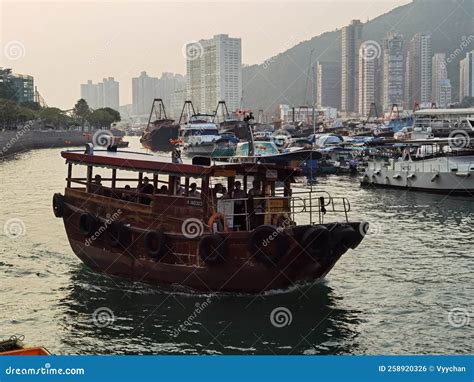 Hong Kong Ap Lei Chau Aberdeen Coastline Harbor City Ships Parking