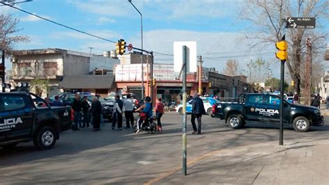 Dos Muertos Tras Persecuci N Y Tiroteo Entre Polic As Y Delincuentes En