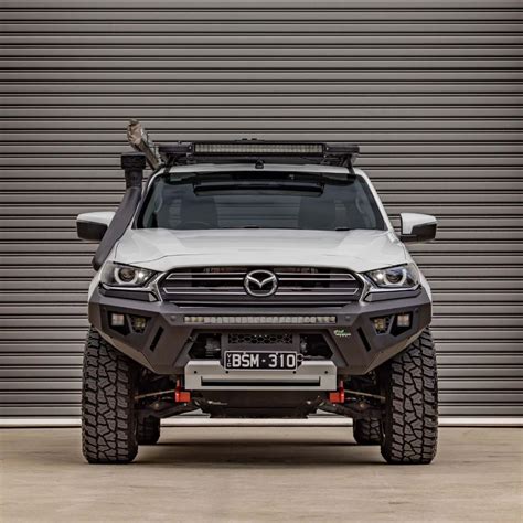 DEFENSA DELANTERA MAZDA BT50 2024 EN ADELANTE