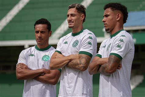 Guarani lança camisa branca referência ao título brasileiro fotos