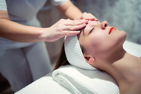 25 Minute Spa Signature Radiance Facial Portland Hall Spa