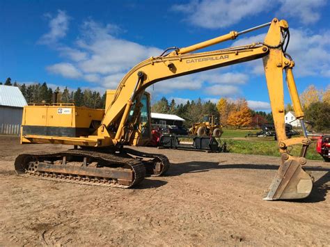 Cat 225 Excavator