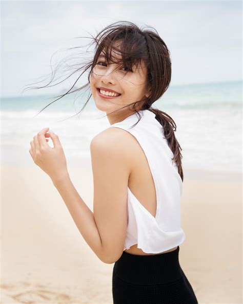 Nao Kanzaki and a few friends: Hinako Sano: "Best Hinako!" photobook