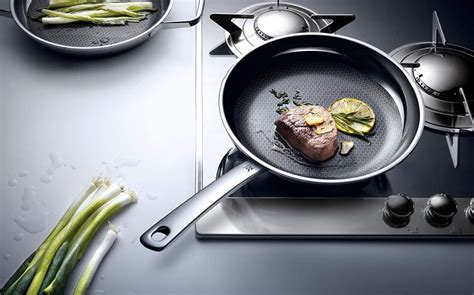 WMF Profi Resist 28 cm Stielpfanne ab 68,99€ (statt 75€)