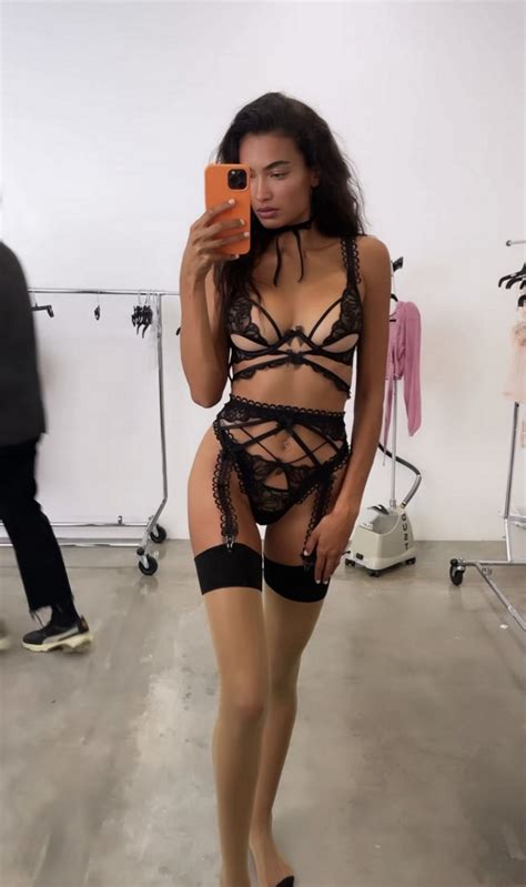 Kelly Gale Shows Off Revealing Lingerie 2 Photos Videos The Fappening