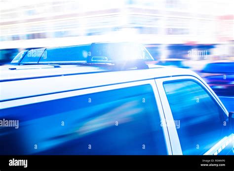 Police blue light hi-res stock photography and images - Alamy