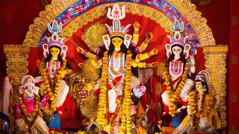 Maha Ashtami 2022 Know Auspicious Time To Do Kanya Pujan Special Muhurats Forming On Ashtami