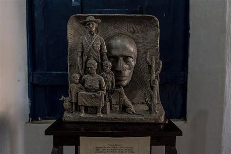 Trecho Vidas Secas - Leia o trecho de Vidas secas, 1938, de Graciliano Ramos e faça a ...