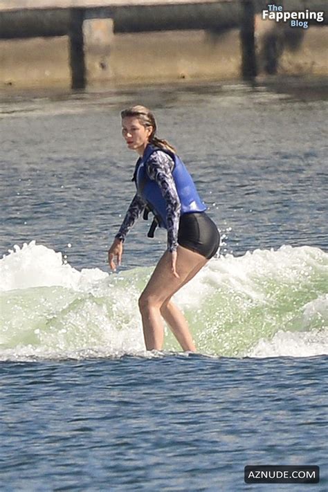 Gisele Bundchen S Sexy Bikini Beach Day In Miami AZNude