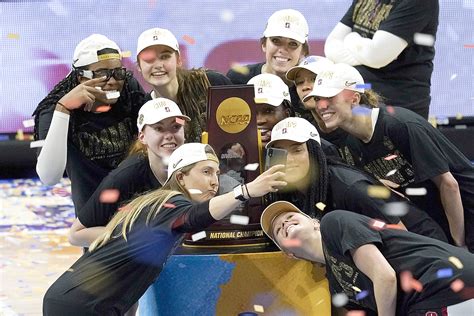 Ncaa Women’s Championship Stanford Wins First Title Since 1992 Peninsula Daily News