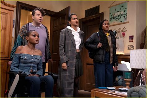 The Sex Lives Of College Girls Renewed For Season Three By Hbo Max Photo Mindy