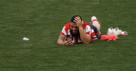 Watch: Luis Suarez breaks down in tears after Atletico Madrid win La ...