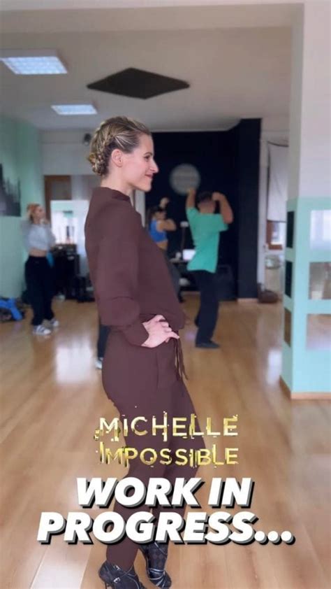 Michelle Hunziker Pronta Per Tornare In Tv In Tuta E Tacchi Si Prepara