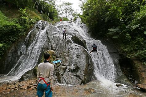 Rekomendasi Wisata Curug Paling Hits Di Bogor Airnya Dingin Dan Sejuk