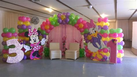 Daisy Duck And Minnie Mouse Party