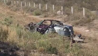 Conductor muere tras impactar su auto contra tráiler en la carretera