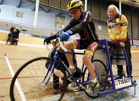 CYCLISME RECORD DE L HEURE À 100 ans Robert Marchand a parcouru 24km251