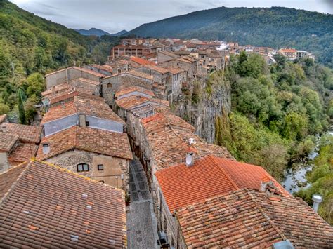 Girona Day Trip Banyoles Besalú a Volcanic Crater Barcelona kimkim