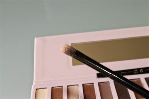 La Touche Perso d Amélie J ai testé la palette LIGHT COLORS dupe de la naked