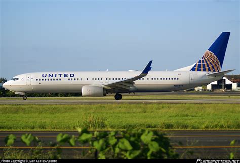 N78448 United Airlines Boeing 737 924ER WL Photo By Juan Carlos Aponte